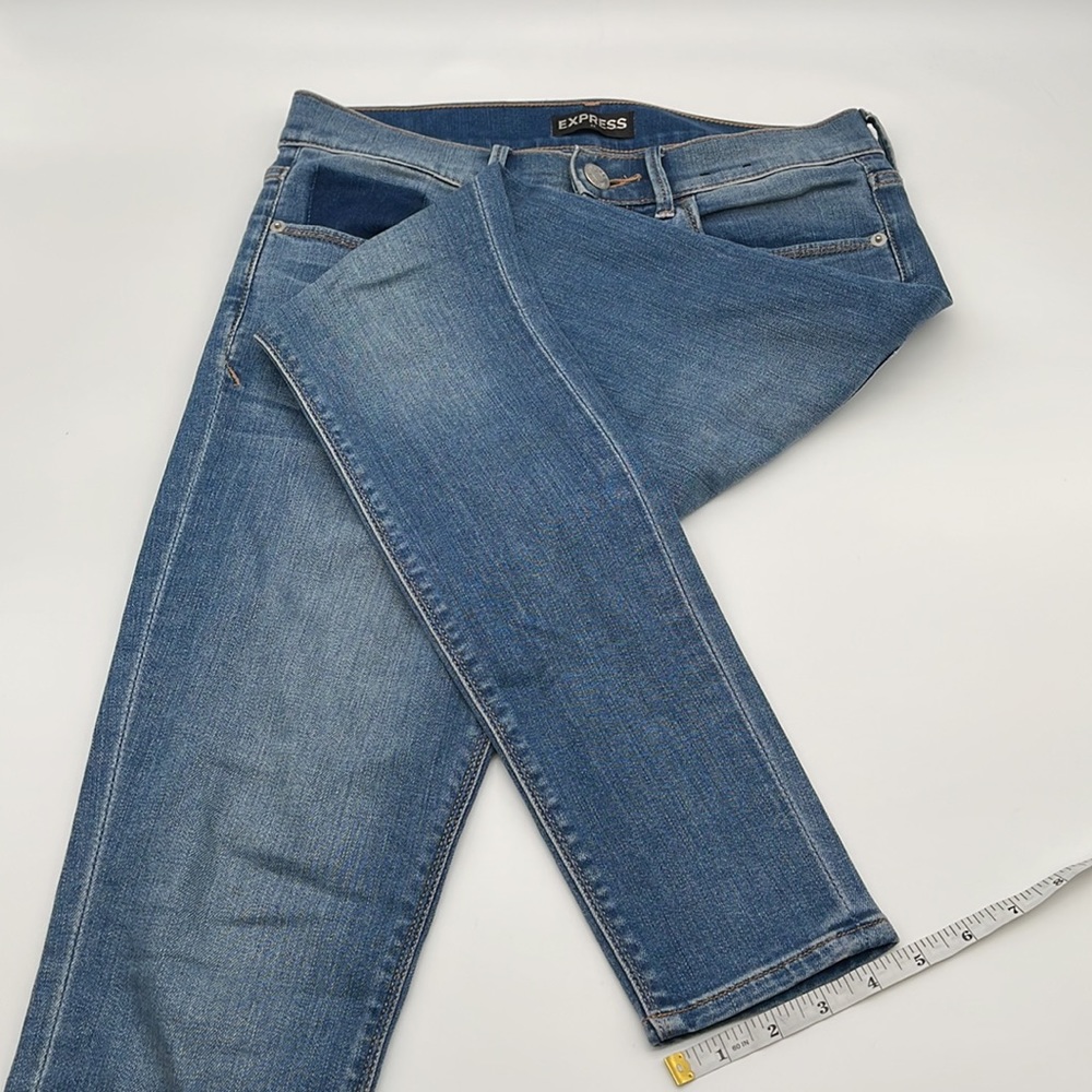EXPRESS EXP super soft legging mid rise size 4 jeans.